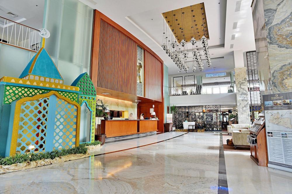 Jambuluwuk Malioboro Hotel Yogyakarta Eksteriør bilde Lobby