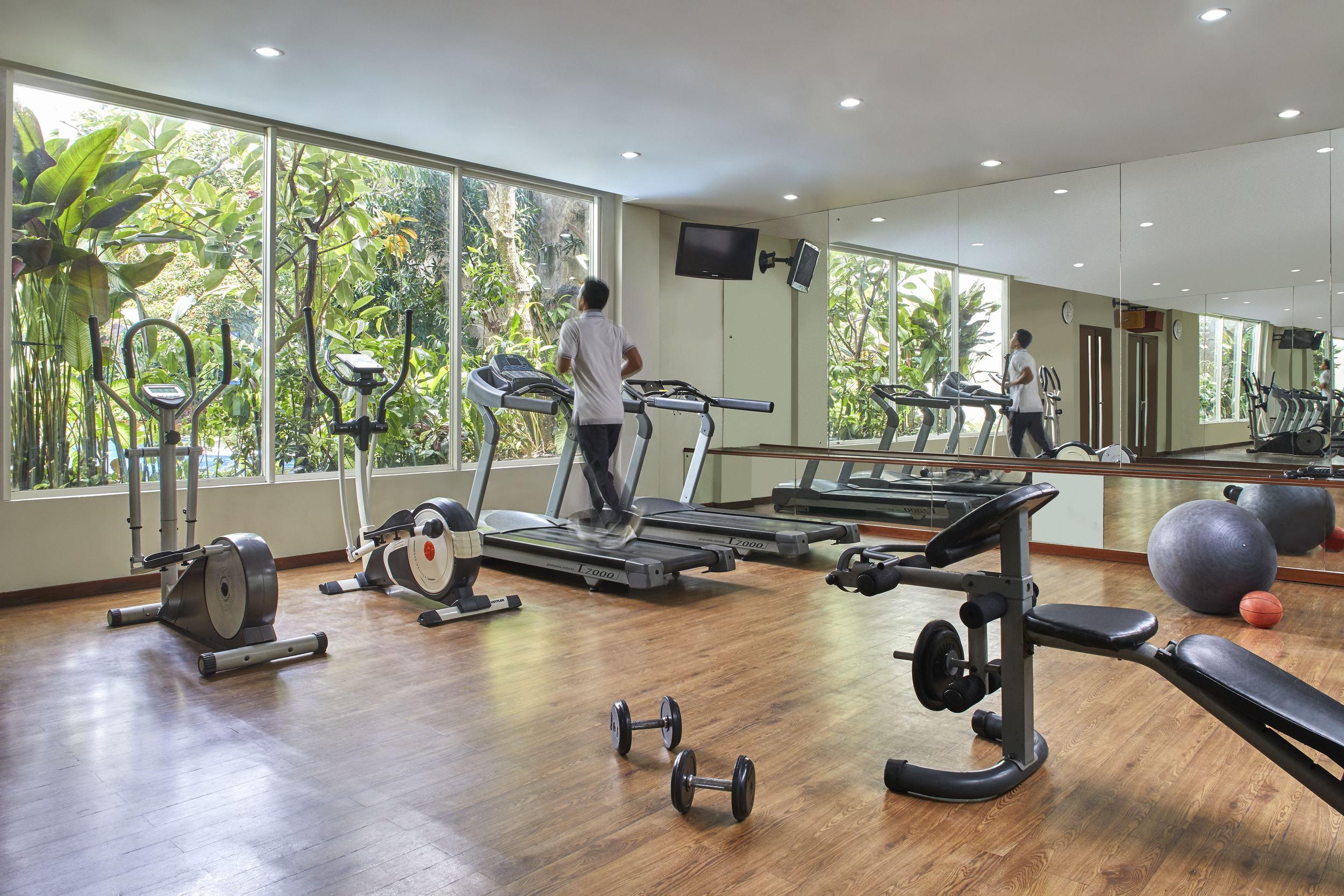 Jambuluwuk Malioboro Hotel Yogyakarta Eksteriør bilde The gym at the hotel