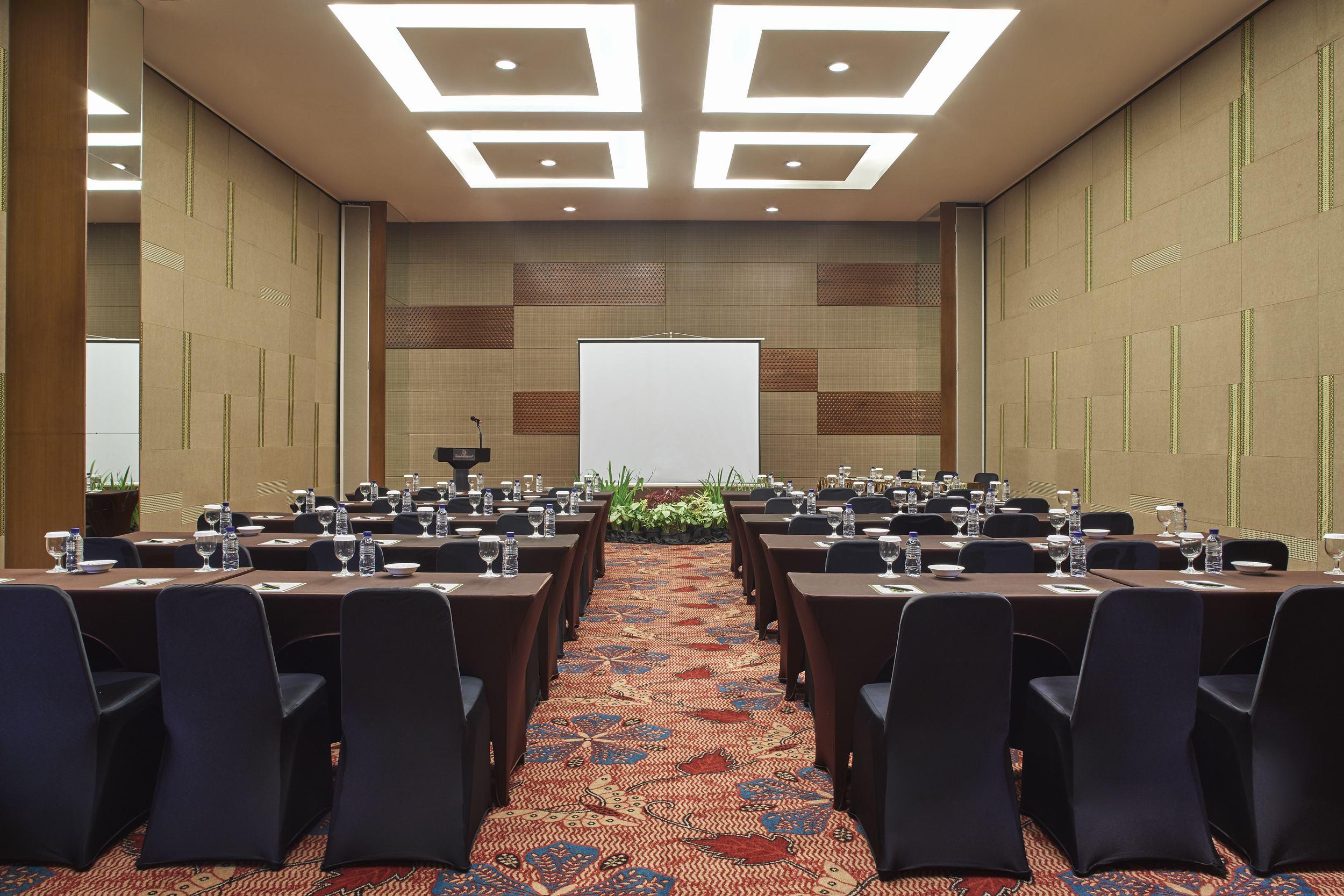 Jambuluwuk Malioboro Hotel Yogyakarta Eksteriør bilde Meeting room