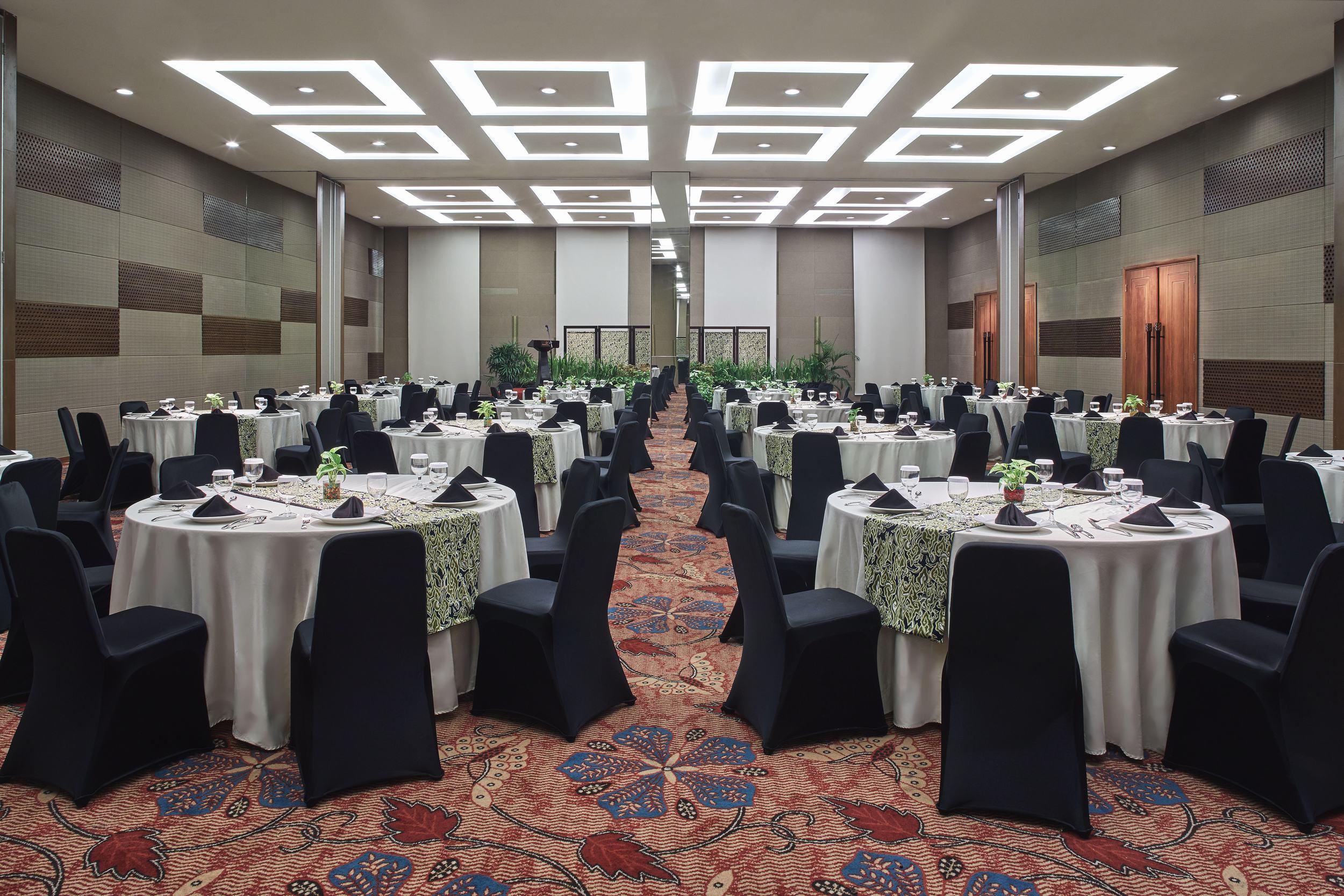 Jambuluwuk Malioboro Hotel Yogyakarta Eksteriør bilde The ballroom